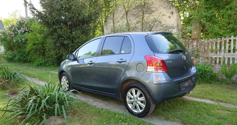 Toyota Yaris cena 23500 przebieg: 216000, rok produkcji 2009 z Międzyrzec Podlaski małe 254